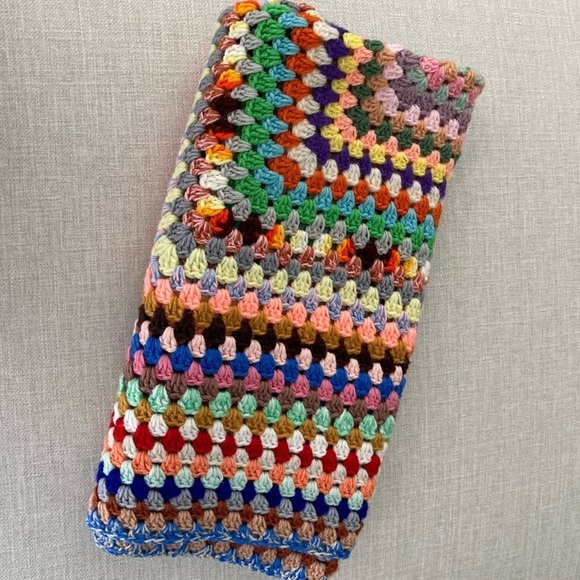 SOLD Vintage granny Crochet blanket - Picture 3 of 3